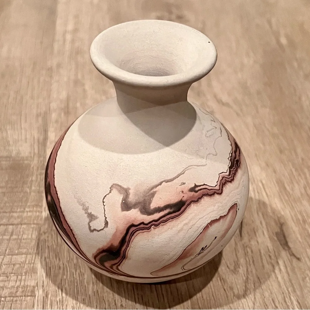 Vintage Nemadji Indian Earth Pottery Vase Mauve Brown Swirl‎ Hand Made USA 5” H